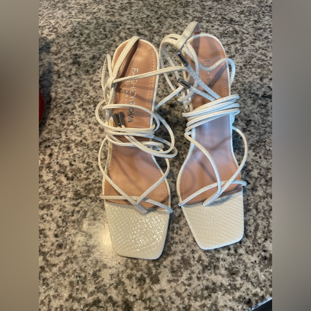 Fashion Nova size 8 straps sandals